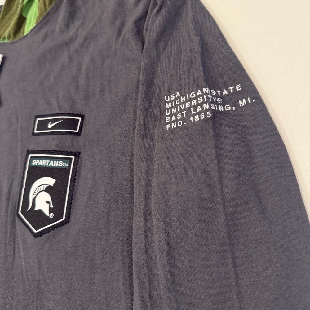 Nike NWT Michigan State Spartans Military Long Sleeve Hooded T-Shirt Mens Small - Picture 2 of 9